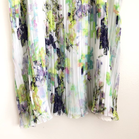 BCBG Pleated Dress - Glitchy Floral - Picture 4 of 6